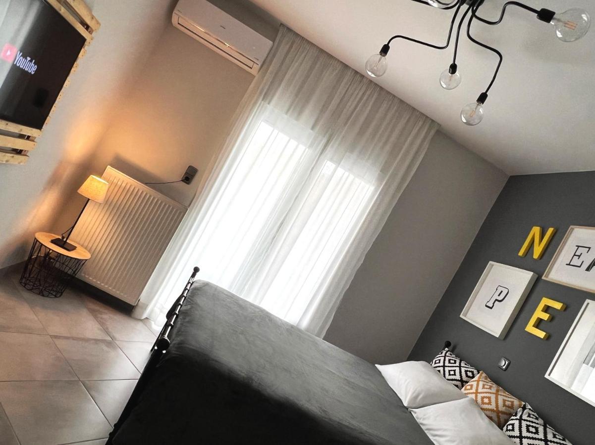 Апартаменты 48 Downtown Lofts Неа-Перамос Экстерьер фото