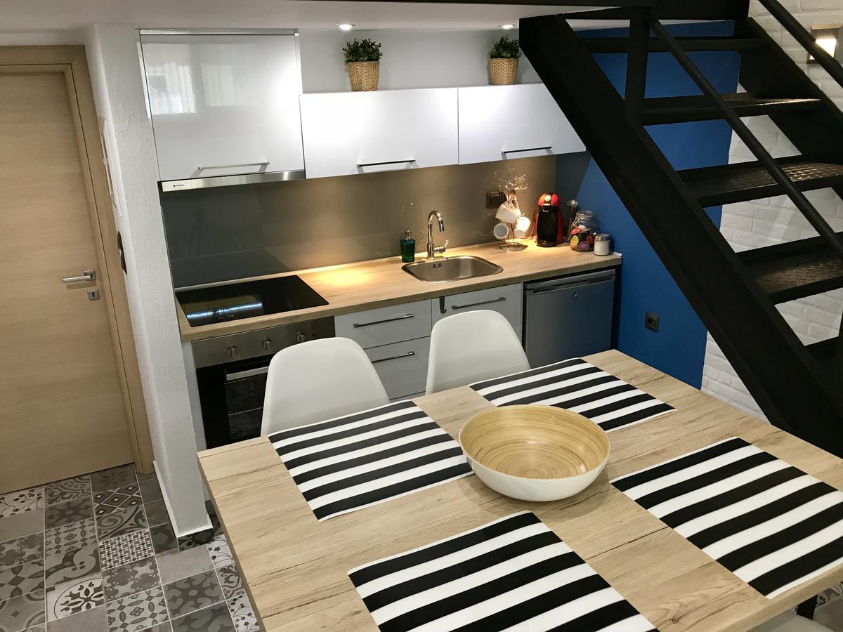 Апартаменты 48 Downtown Lofts Неа-Перамос Экстерьер фото